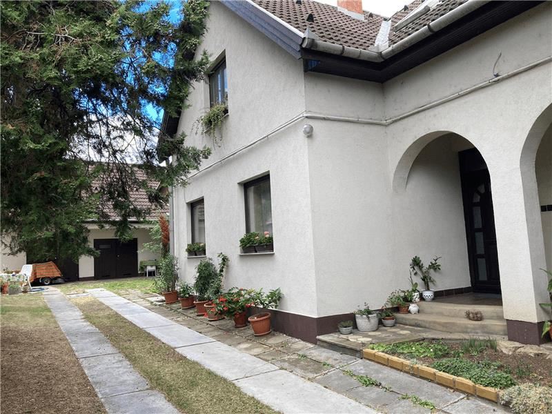 Private, Gyöngyös, Bocskai István u. 12, Gyongyos