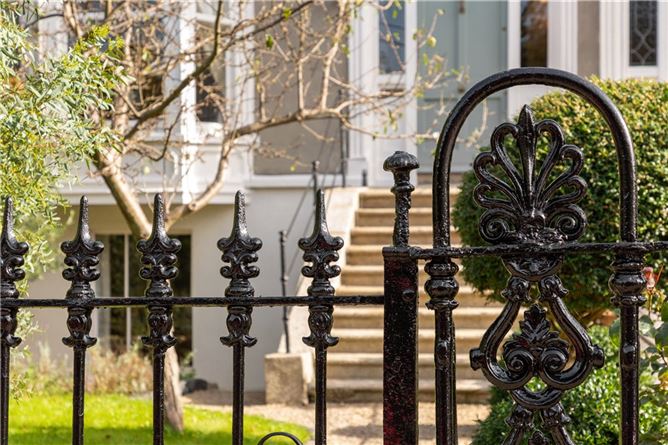 5 Knapton Terrace, Monkstown, Co. Dublin