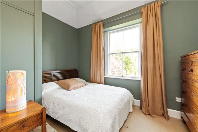 5 Knapton Terrace, Monkstown, Co. Dublin