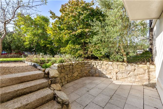 5 Knapton Terrace, Monkstown, Co. Dublin