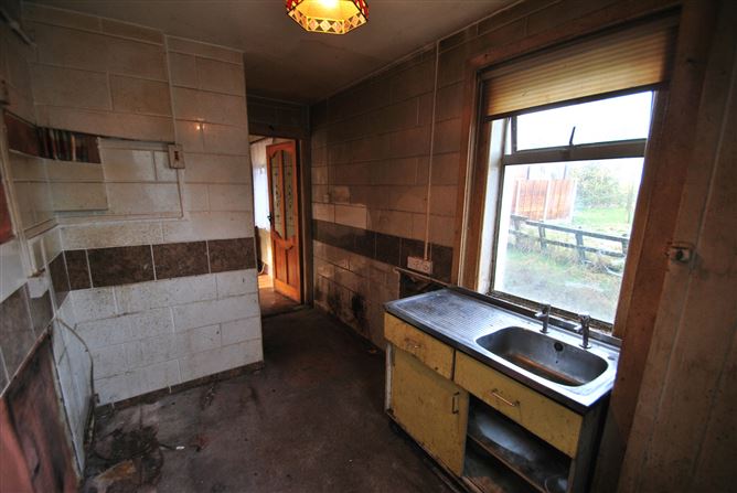 42 Assumption Park, Roscrea, Co. Tipperary