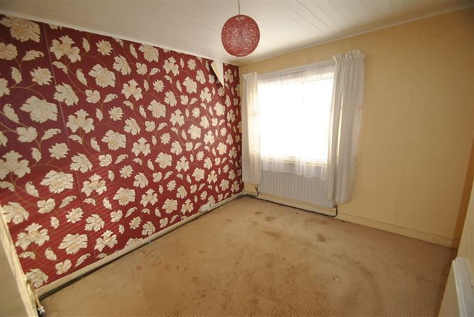 42 Assumption Park, Roscrea, Co. Tipperary