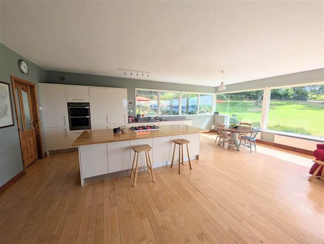 https://photos-a.propertyimages.ie/media/6/1/6/4945616/3c1aece8-239e-4cd8-883f-2e9360adf36b_l.jpg