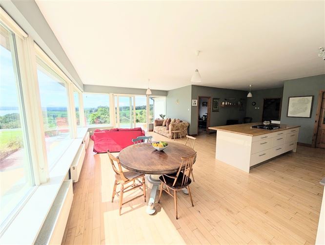 https://photos-a.propertyimages.ie/media/6/1/6/4945616/3c1aece8-239e-4cd8-883f-2e9360adf36b_l.jpg