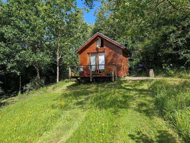 https://photos-a.propertyimages.ie/media/6/1/6/4945616/3c1aece8-239e-4cd8-883f-2e9360adf36b_l.jpg