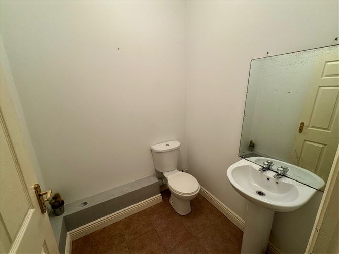 Photo 8 of 8 — Apt 3 Golf Links Road, Ballinamore, Leitrim