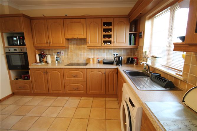 1 Cois Na hAbhainn, Abbeyknockmoy, Galway