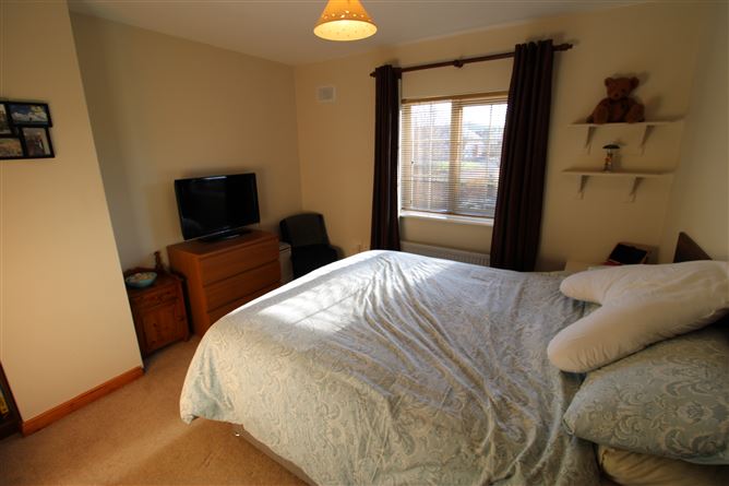 1 Cois Na hAbhainn, Abbeyknockmoy, Galway