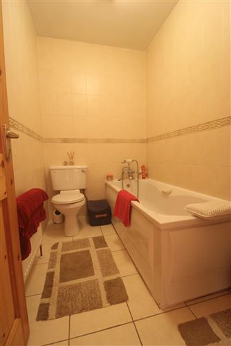 1 Cois Na hAbhainn, Abbeyknockmoy, Galway