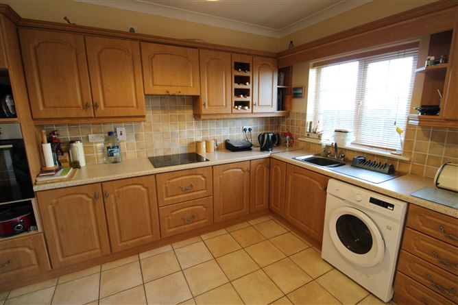 1 Cois Na hAbhainn, Abbeyknockmoy, Galway