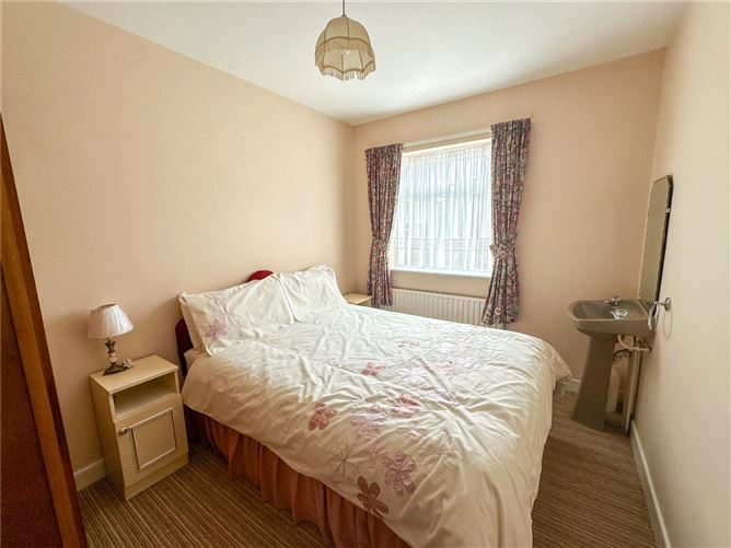 102a Laurel Park, Newcastle, Galway