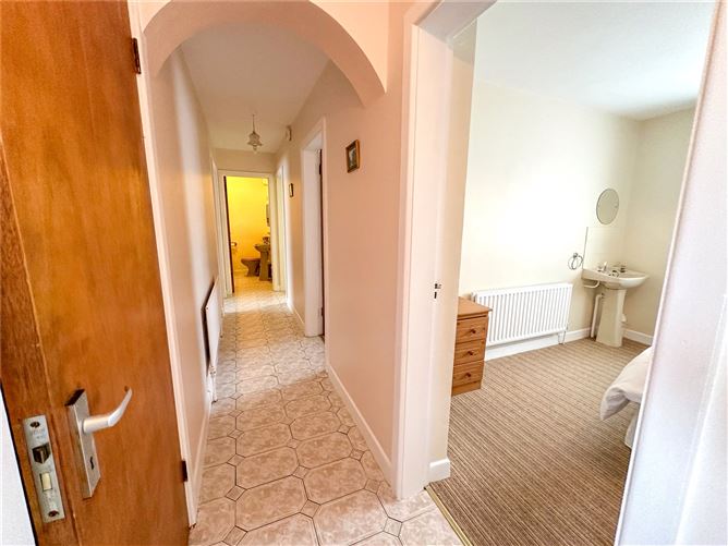 102a Laurel Park, Newcastle, Galway
