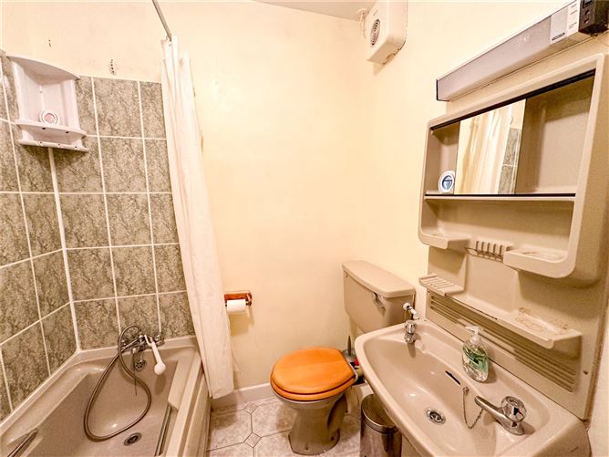 102a Laurel Park, Newcastle, Galway