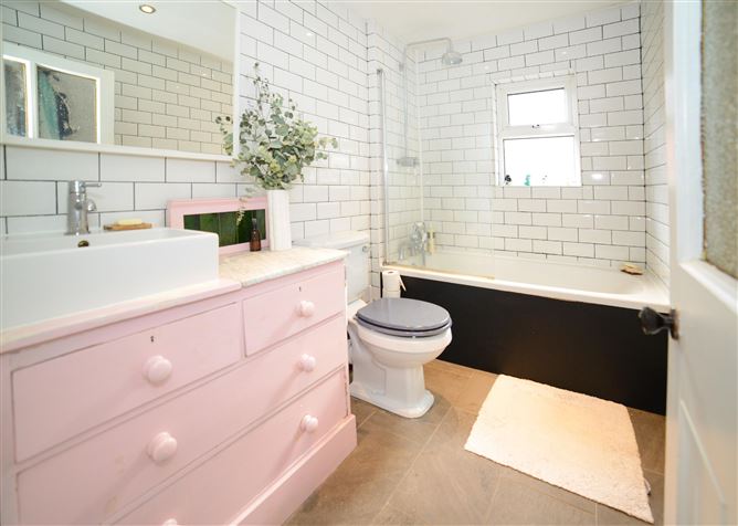 Cuil Ce Leabhair, 32 Drumcondra Road Upper, Drumcondra, Dublin