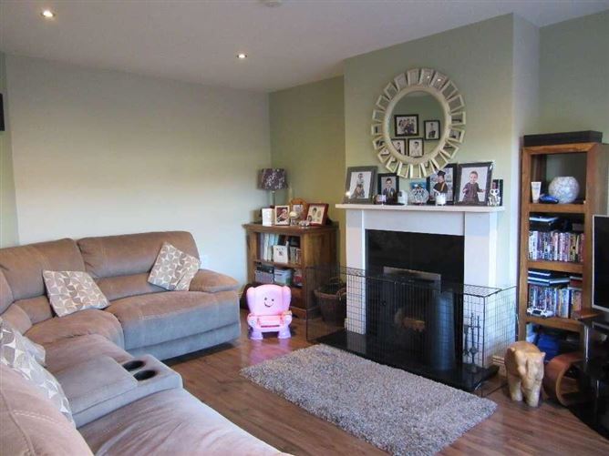 18 Railway Gardens, Lismore, Waterford