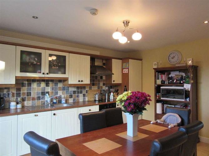 18 Railway Gardens, Lismore, Waterford