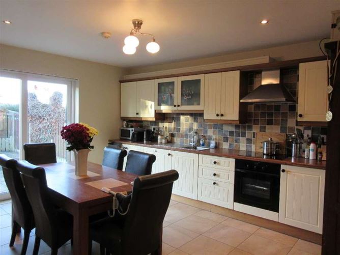 18 Railway Gardens, Lismore, Waterford