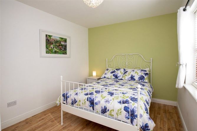 4 Hotel Street, Tinnahinch, Graiguenamanagh, Co. Kilkenny