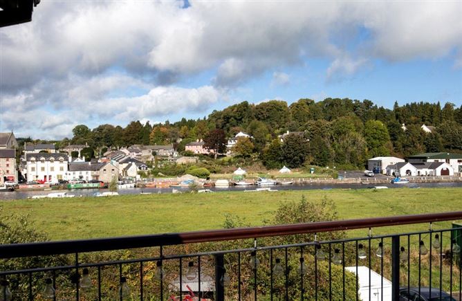 4 Hotel Street, Tinnahinch, Graiguenamanagh, Co. Kilkenny