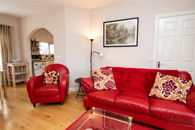 4 Hotel Street, Tinnahinch, Graiguenamanagh, Co. Kilkenny