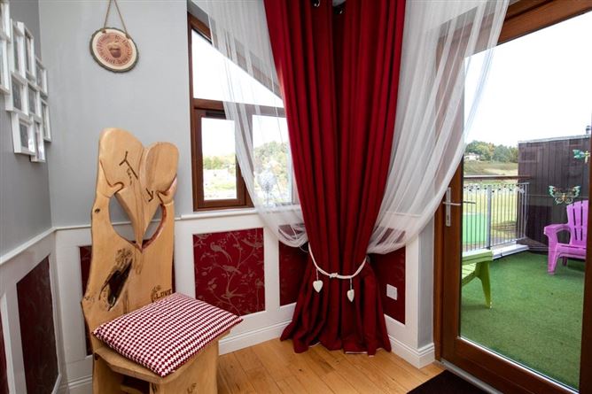 4 Hotel Street, Tinnahinch, Graiguenamanagh, Co. Kilkenny
