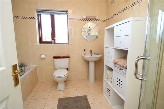 4 Hotel Street, Tinnahinch, Graiguenamanagh, Co. Kilkenny