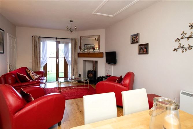 4 Hotel Street, Tinnahinch, Graiguenamanagh, Co. Kilkenny