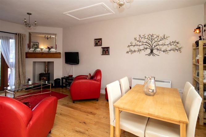 4 Hotel Street, Tinnahinch, Graiguenamanagh, Co. Kilkenny