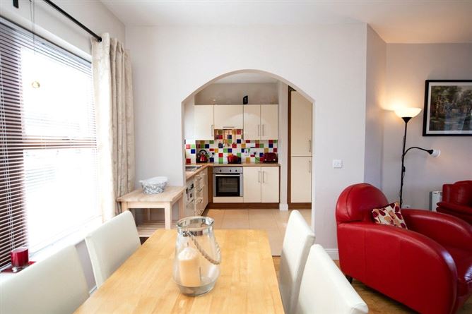 4 Hotel Street, Tinnahinch, Graiguenamanagh, Co. Kilkenny