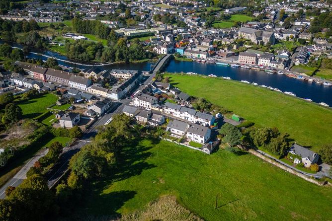 4 Hotel Street, Tinnahinch, Graiguenamanagh, Co. Kilkenny