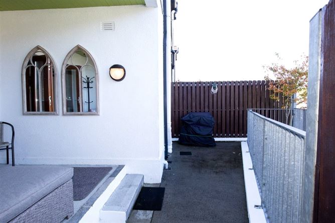 4 Hotel Street, Tinnahinch, Graiguenamanagh, Co. Kilkenny