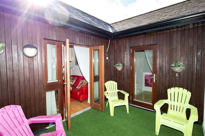 4 Hotel Street, Tinnahinch, Graiguenamanagh, Co. Kilkenny