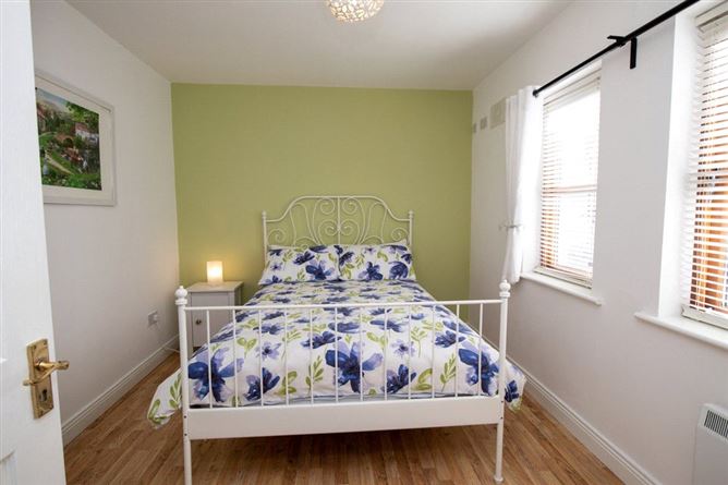 4 Hotel Street, Tinnahinch, Graiguenamanagh, Co. Kilkenny