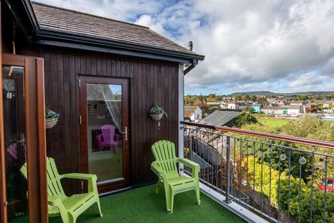 4 Hotel Street, Tinnahinch, Graiguenamanagh, Co. Kilkenny