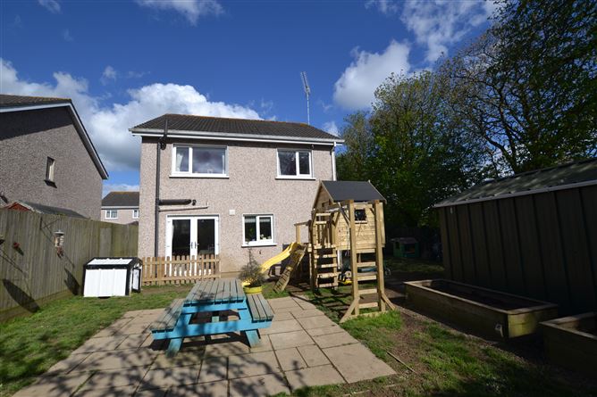 17 Twin Oaks, Clonattin, Gorey, Wexford