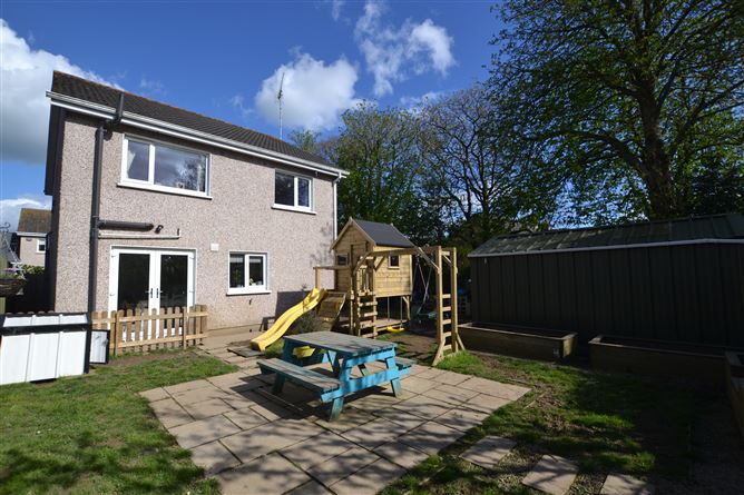 17 Twin Oaks, Clonattin, Gorey, Wexford
