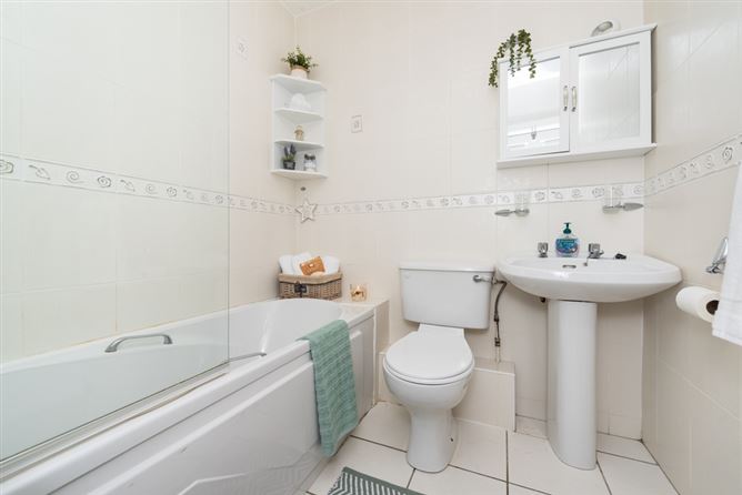 1 Oakglade Close, Naas, Co. Kildare W91XK4, KENAAS