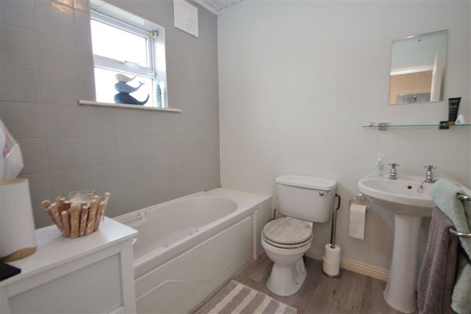 20 Haydens Park Grove, Lucan, Co. Dublin