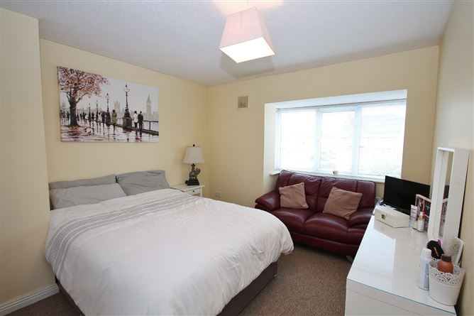20 Haydens Park Grove, Lucan, Co. Dublin
