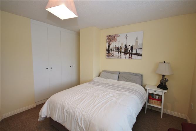 20 Haydens Park Grove, Lucan, Co. Dublin