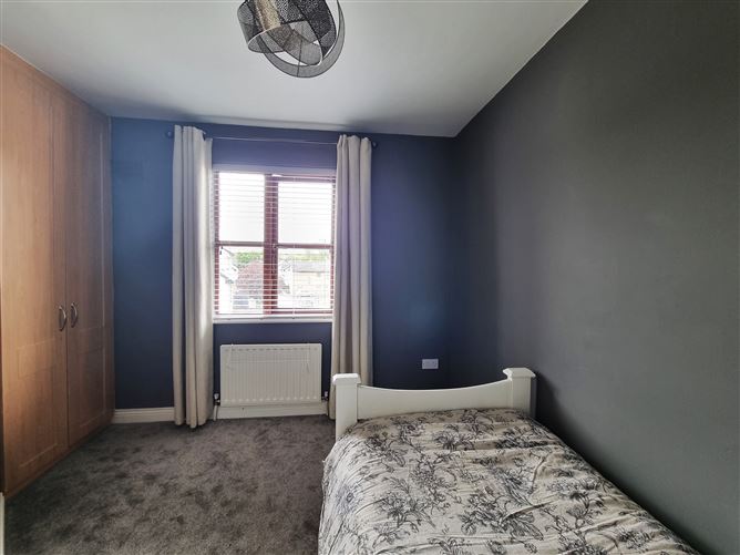 8 The Crescent, Cnoc na Greine, Kilcullen, Kildare