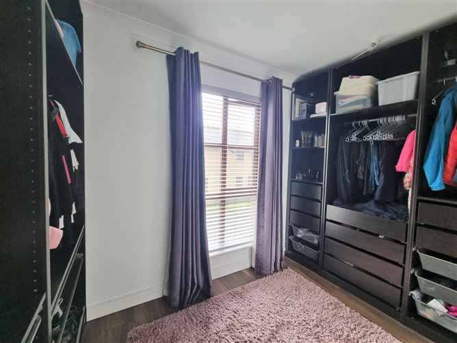 8 The Crescent, Cnoc na Greine, Kilcullen, Kildare