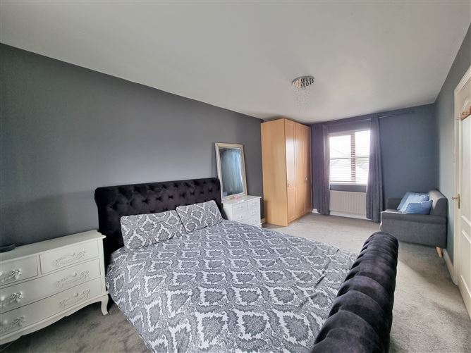 8 The Crescent, Cnoc na Greine, Kilcullen, Kildare