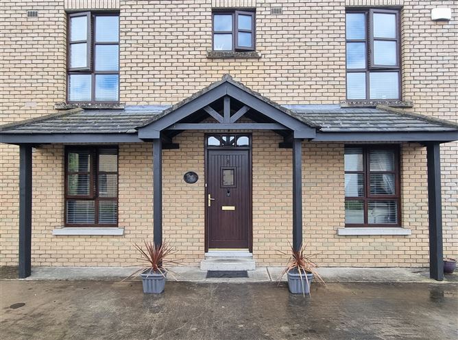 8 The Crescent, Cnoc na Greine, Kilcullen, Kildare