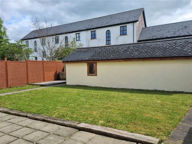 8 The Crescent, Cnoc na Greine, Kilcullen, Kildare