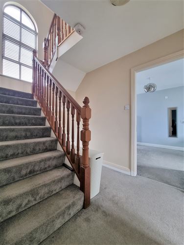 8 The Crescent, Cnoc na Greine, Kilcullen, Kildare