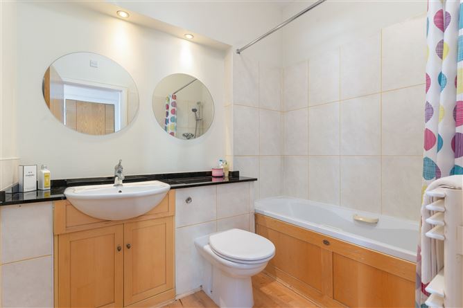 4 Brennanstown Square, Cabinteely, Dublin 18