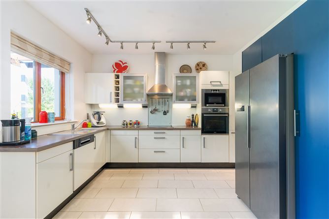 4 Brennanstown Square, Cabinteely, Dublin 18