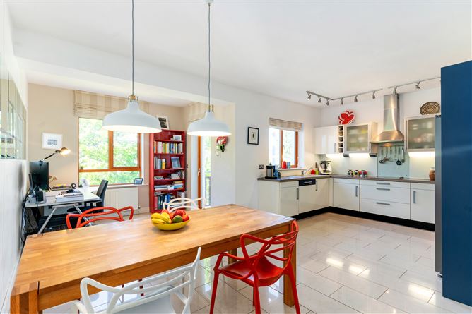 4 Brennanstown Square, Cabinteely, Dublin 18