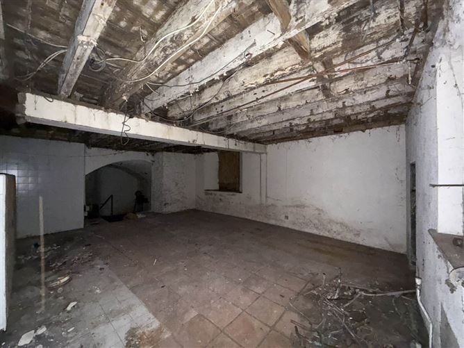 Photo 10 of 18 — 6 Wolfe Tone Street, Clonmel, County Tipperary